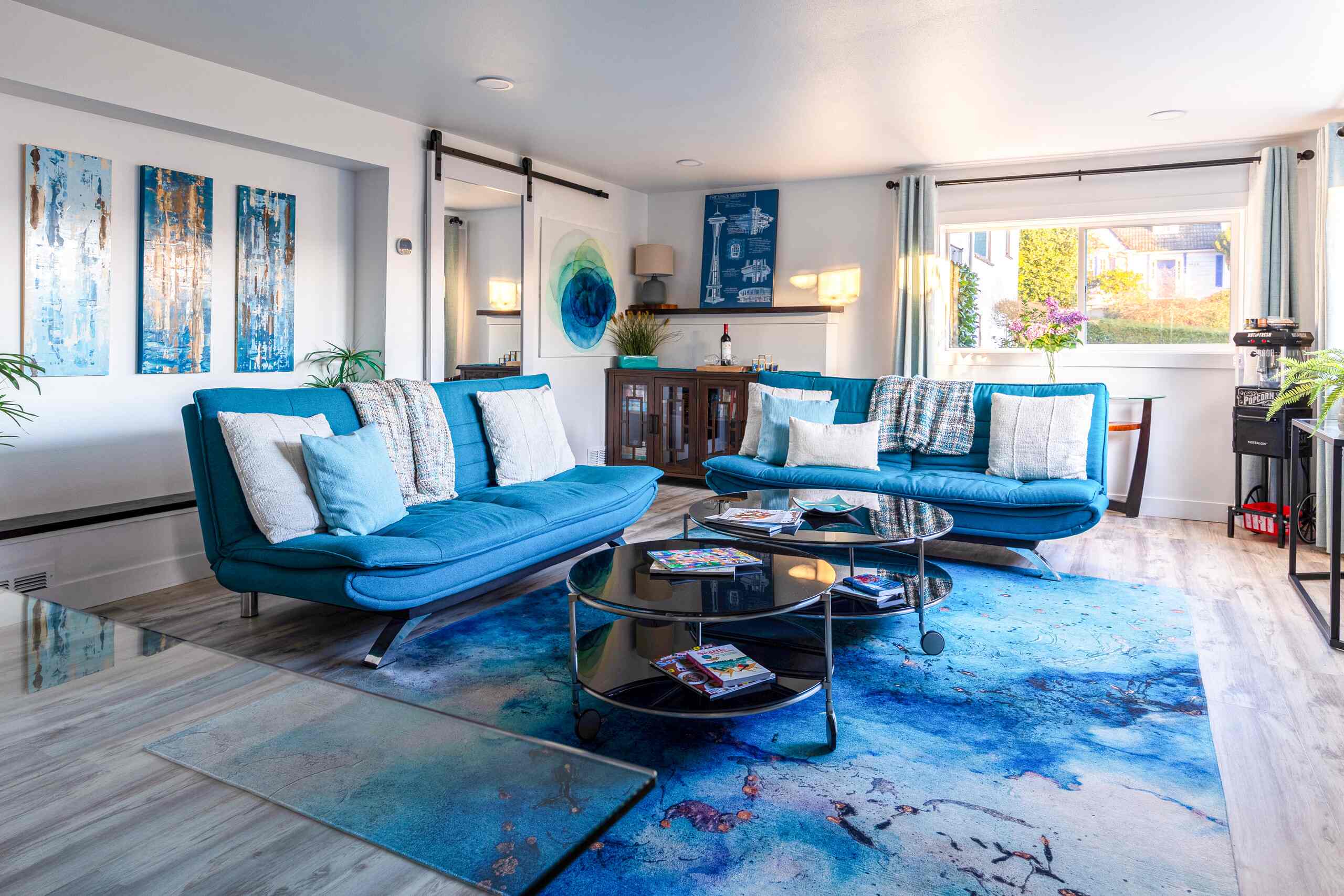 Living room at Purple Iris